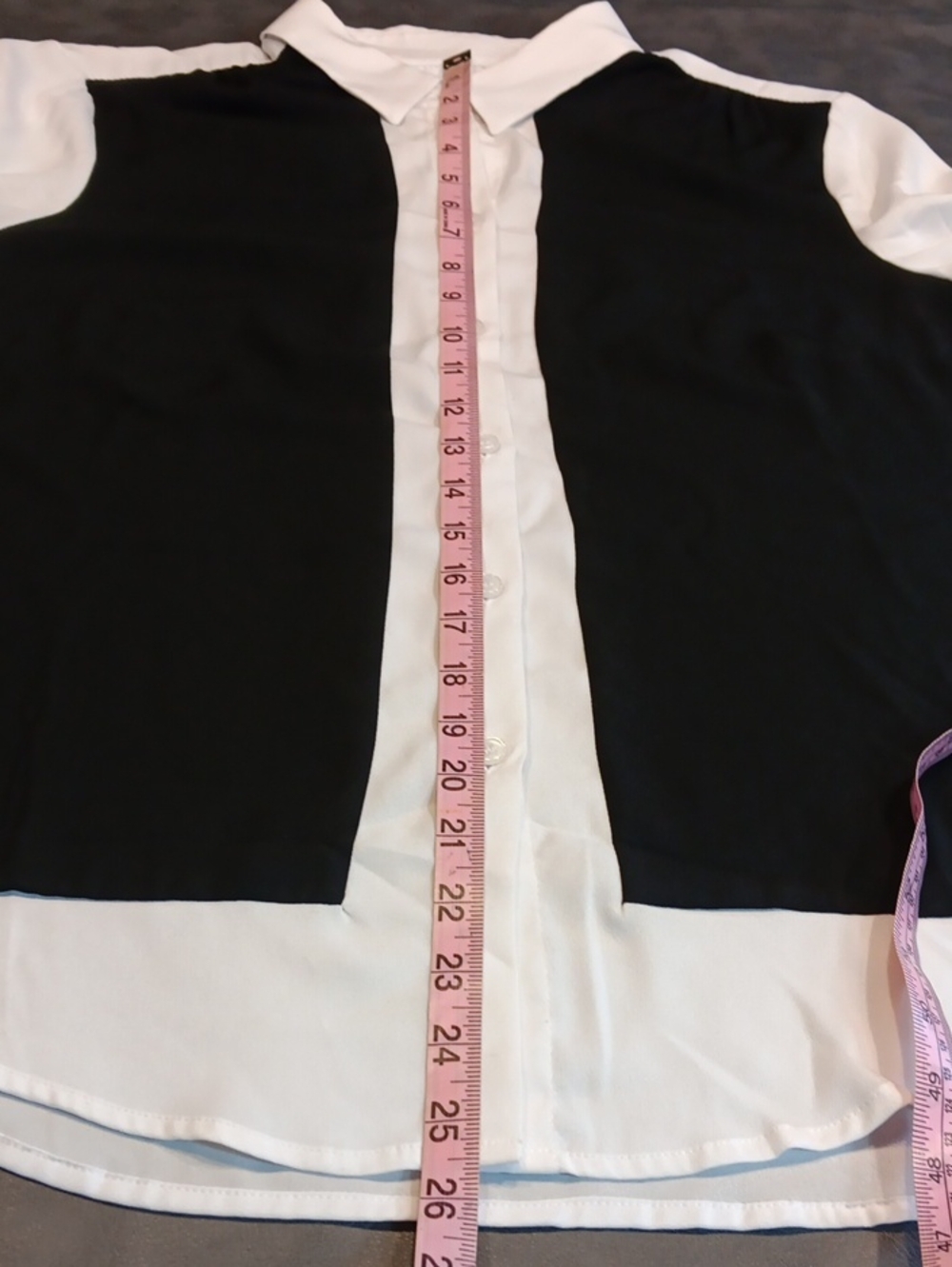New York & Company Black and White Colorblock Button-Down Shirt - Picture 12 of 13